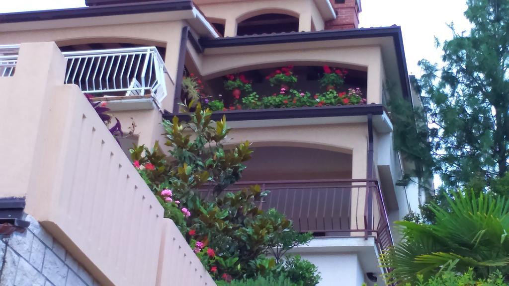 Apartments Silmare Rabac Buitenkant foto